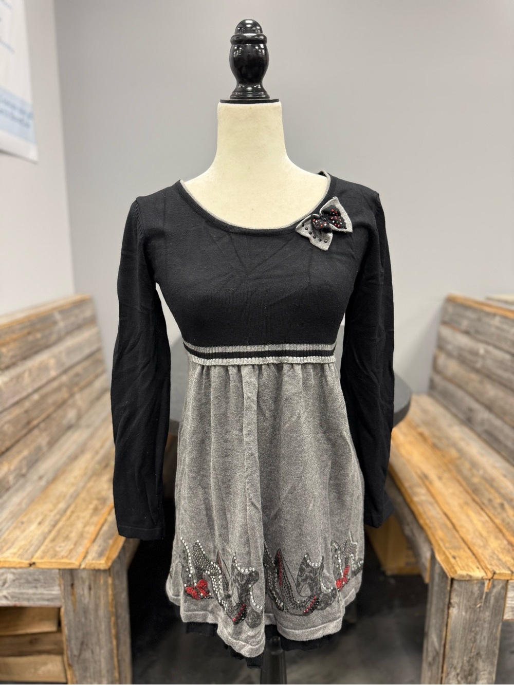 Black and Gray Long-Sleeve Knit Tunic with Embellished Hem